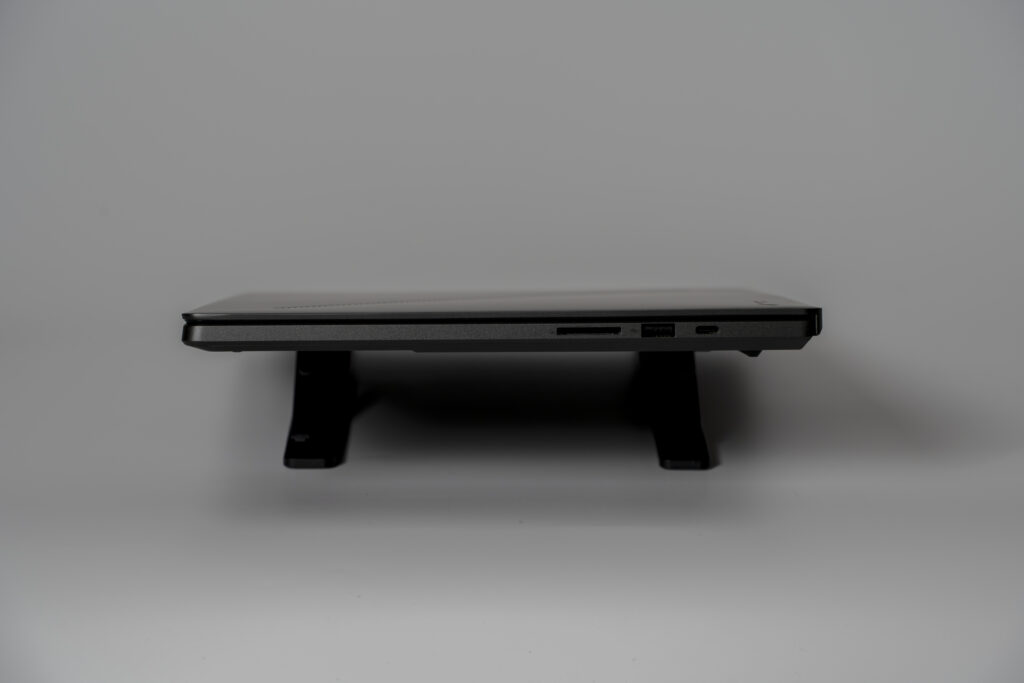 ROG-ZEPHYRUS-G16_右側面