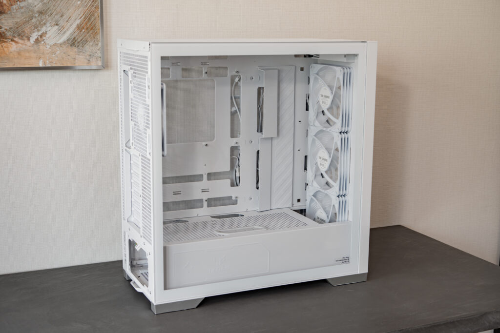 TUF-GAMING-GT302-ARGB-WHT_left-side