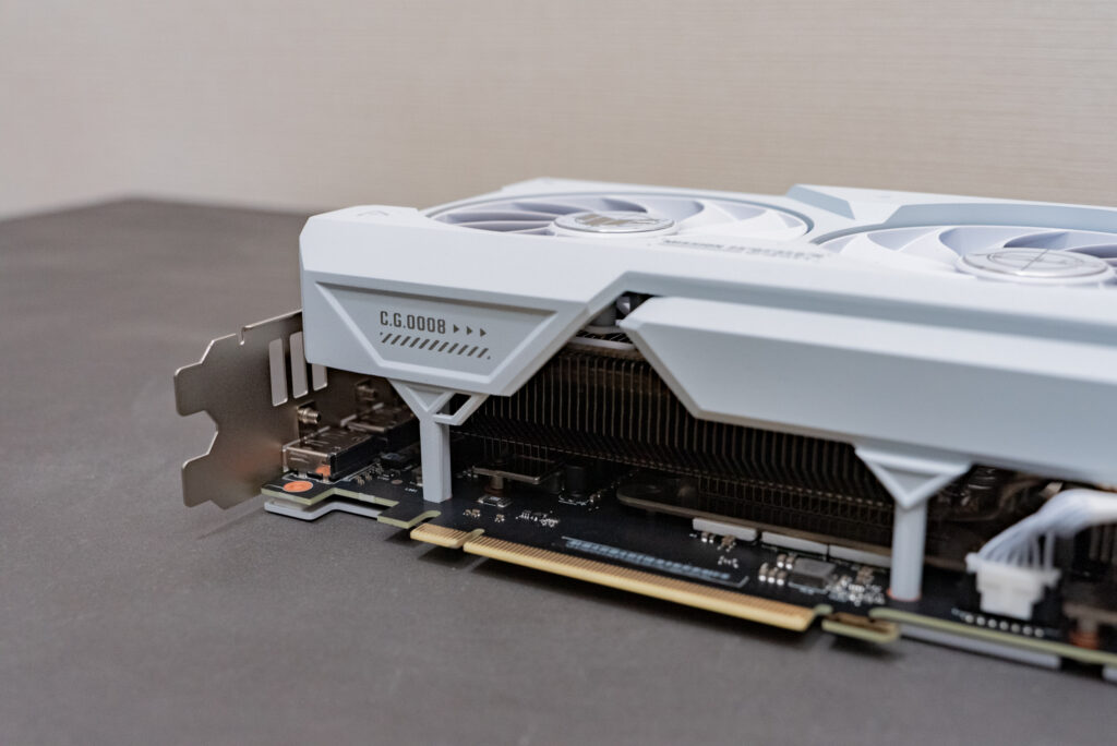 TUF-RTX4070TIS-O16G-BTF-WHITE_thickness