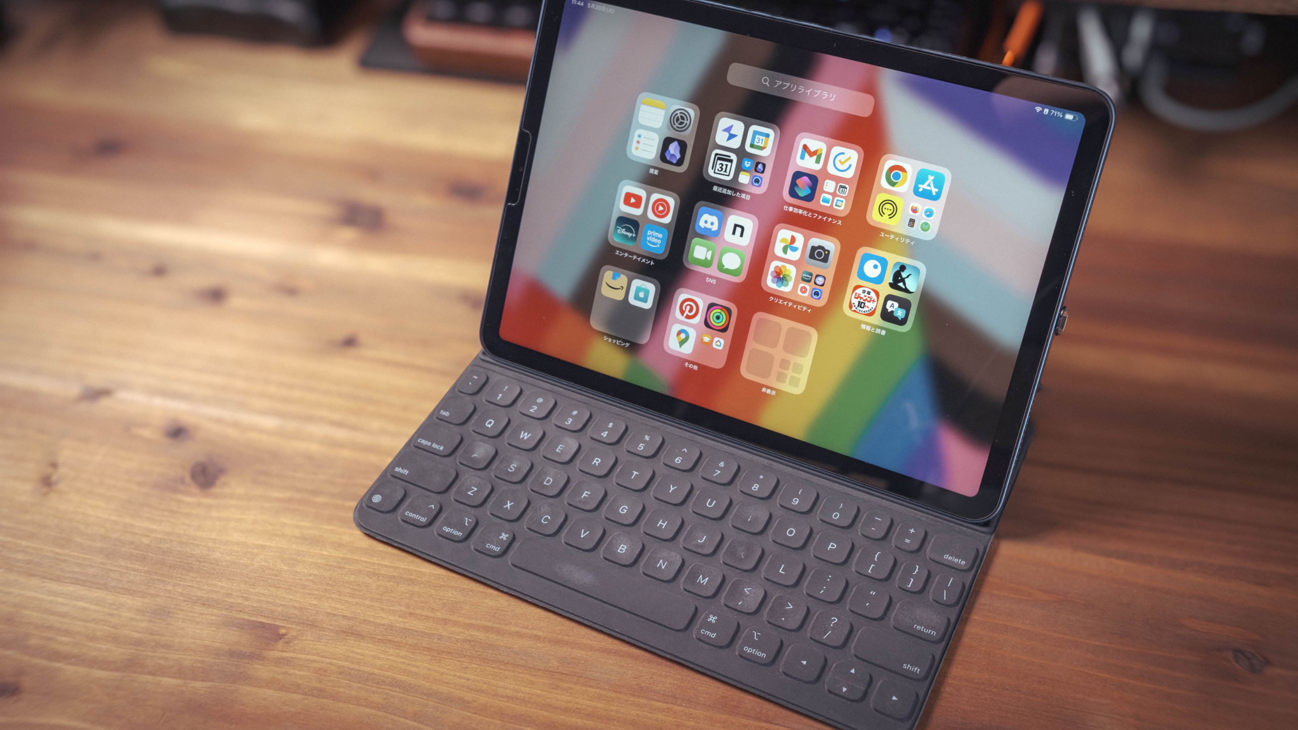 Smart Keyboard Folioを使っている様子